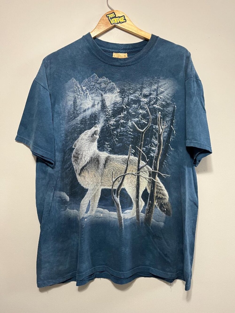 Vintage Wolf The Mountains T-shirt